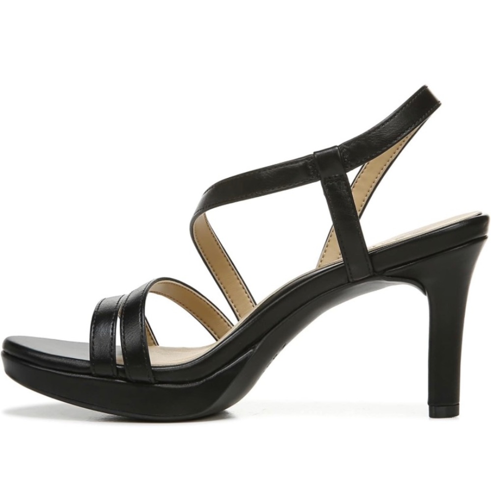 Naturalizer Women's Brenta Strappy Sandal Size 12